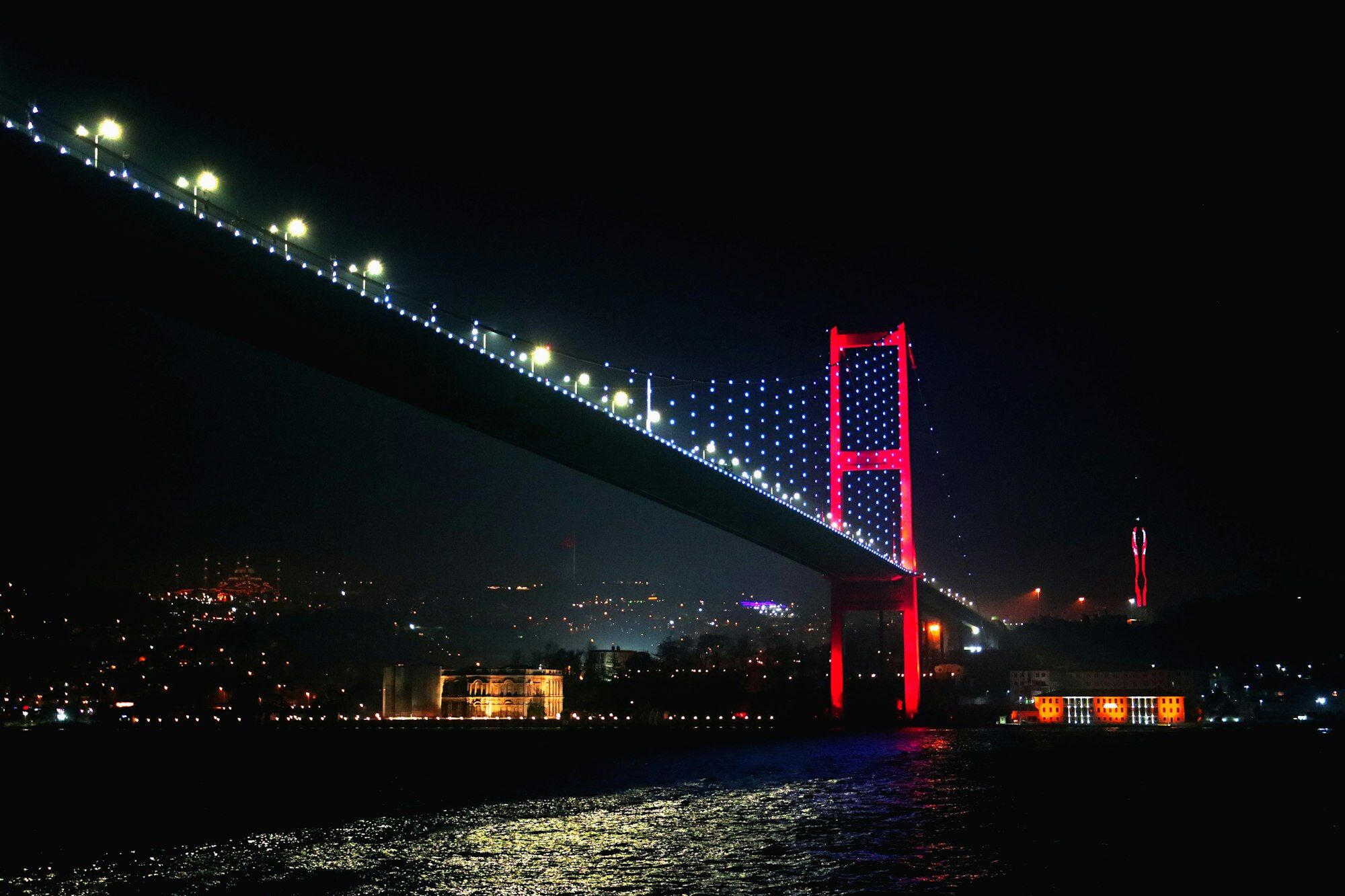 15 Temmuz Şehitler Köprüsü gece görünümü